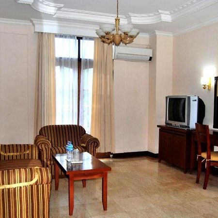 Pia Hotel Pangkalpinang Pangkalan Baru Экстерьер фото