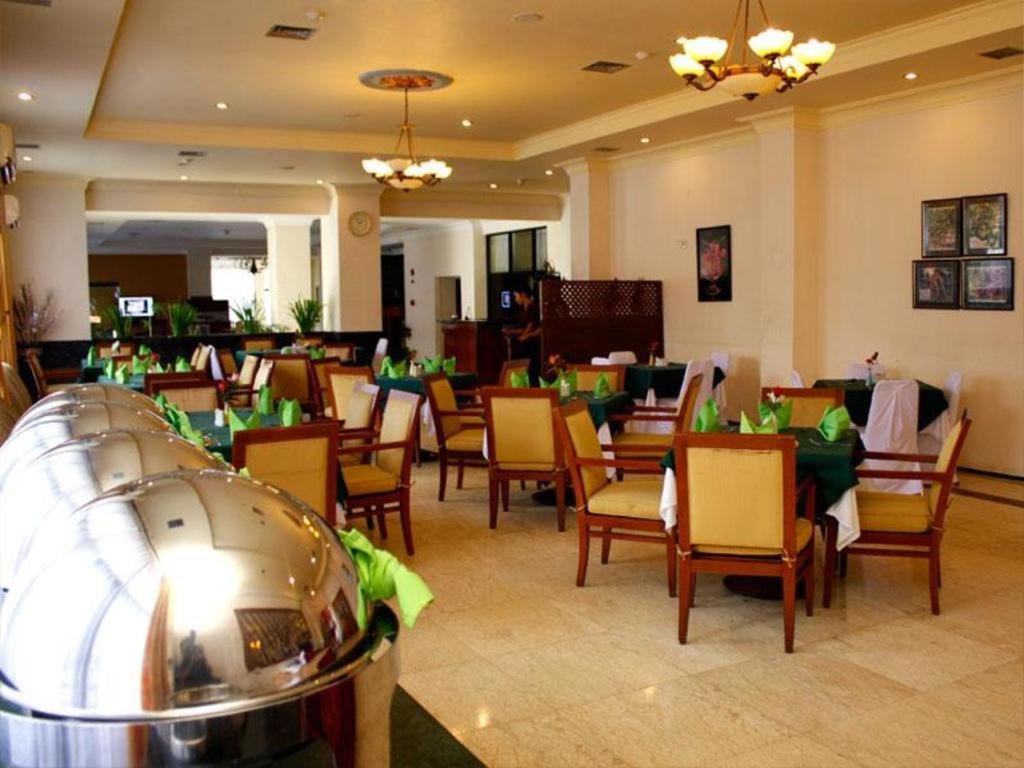 Pia Hotel Pangkalpinang Pangkalan Baru Экстерьер фото
